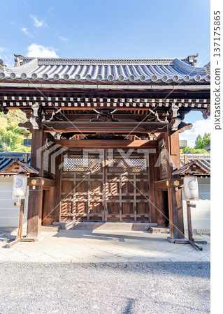 京都東山千春寺（皇室本寺），御座廳的使者門 137175865