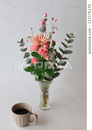 A flower in a vase A flower in a vase 137176170