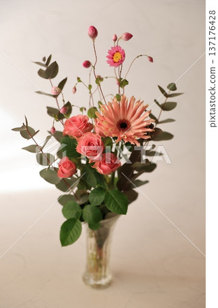粉紅色花束 粉紅色花束 137176428