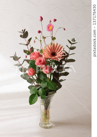 Pink flower arrangement Pink flower arrangement 137176430