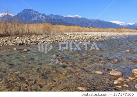 安曇野早春歌:穗高川與北阿爾卑斯山 安曇野早春歌:穗高川與北阿爾卑斯山 137177100