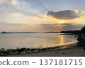 Beautiful sunset view of Hakata Bay in Higashi Ward, Fukuoka City 137181715