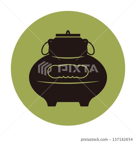 Tea ceremony utensils: Simple tea kettle icon 137182654
