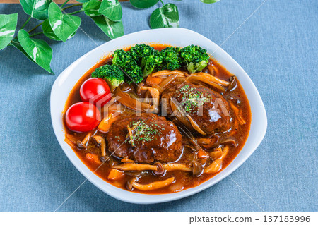 Braised hamburger with demiglace sauce Braised hamburger with demiglace sauce 137183996