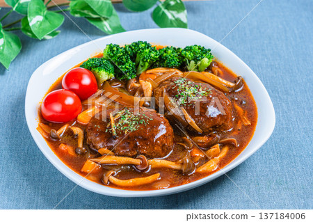 Braised hamburger with demiglace sauce Braised hamburger with demiglace sauce 137184006
