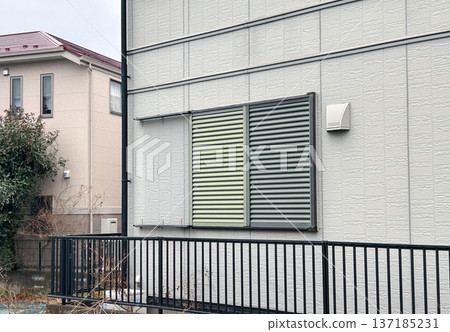 Movable aluminum louvers for privacy in detached houses Movable aluminum louvers for privacy in detached houses 137185231