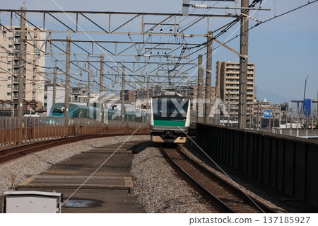 JR Saikyo Line Upbound Train 137185927