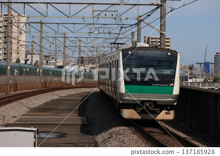 JR Saikyo Line Upbound Train 137185928