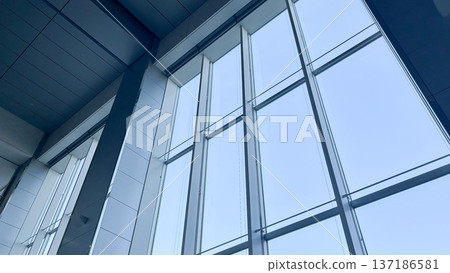大型玻璃窗（帷幕牆） 137186581