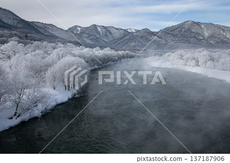 索拉奇河的雪 137187906