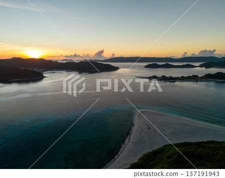 Drone photography of the Kerama Islands at dawn. Kabi Island, Agenashiki Island, Zamami Island, and others. Shimajiri District, Okinawa Prefecture - 2025 Drone photography of the Kerama Islands at dawn. Kabi Island, Agenashiki Island, Zamami Island, and others. Shimajiri District, Okinawa Prefecture - 2025 137191943