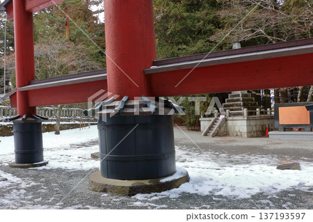 Fuji Otorii gate, mon, torii, at the Kitaguchi Hongu Fuji Sengen Jinja, shrine, on a snowy winter day in Fujiyoshida in Japan. The original gateway to the path to climb Mt. Fuji Fuji Otorii gate, mon, torii, at the Kitaguchi Hongu Fuji Sengen Jinja, shrine, on a snowy winter day in Fujiyoshida in Japan. The original gateway to the path to climb Mt. Fuji 137193597