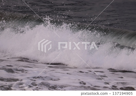 Drops of Waves Drops of Waves 137194905