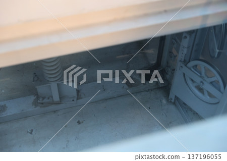電梯 137196055