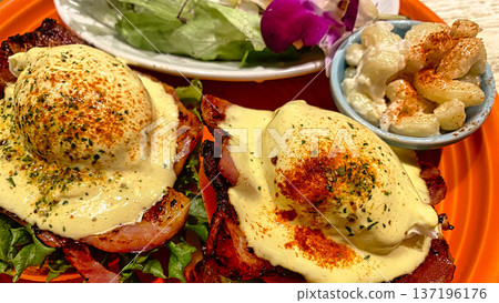 Egg benetic 137196176
