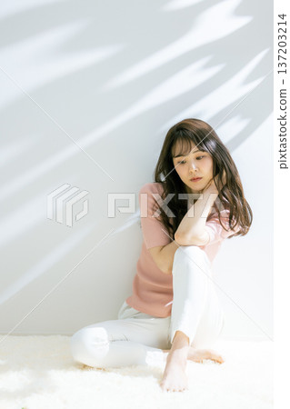 Young lady's portrait 137203214