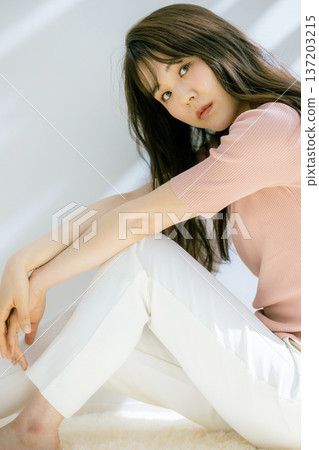 年輕的女士的肖像 137203215