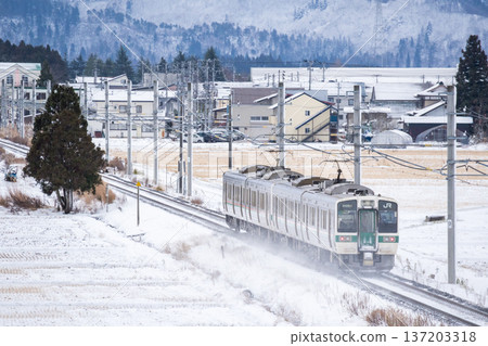 [Yamagata Line] Local train heading to Takahata Station 137203318