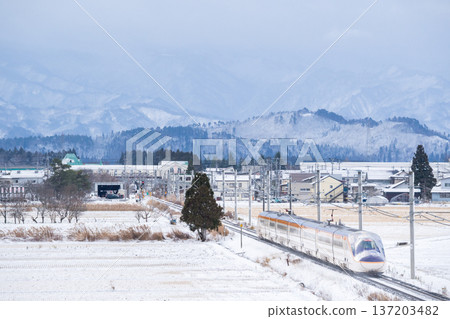 [Yamagata Line] Shinkansen Tsubasa heading to Takahata Station 137203482