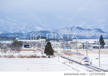 [Yamagata Line] Shinkansen Tsubasa heading to Takahata Station 137203483