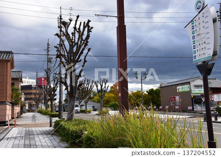 Yaman Street, directions, and surrounding streets in Kuwana City, Mie Prefecture 137204552
