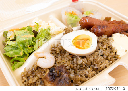 美味的nasi goren午餐 137205440