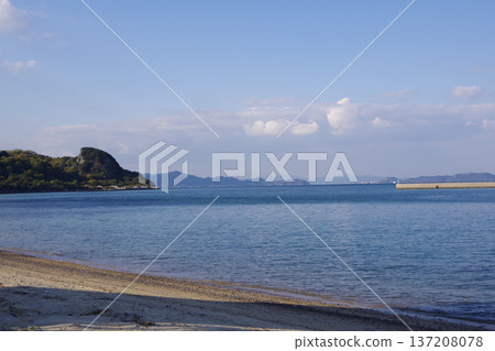 香川縣豐島的海濱風光 香川縣豐島的海濱風光 137208078
