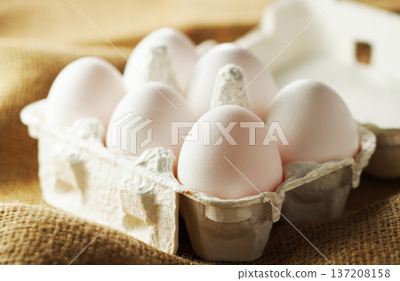 Fresh eggs (shiratama) 137208158