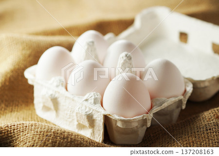 新鮮雞蛋（白玉） 137208163
