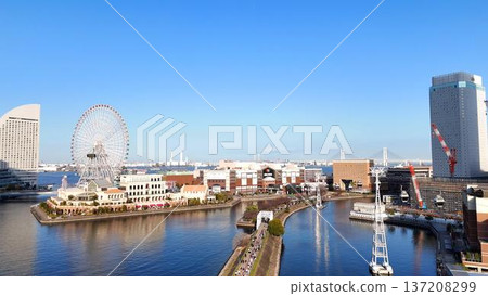 Aerial view of Yokohama Minato Mirai on a clear day, with all the tourist attractions | Panoramic aerial view of Yokohama, including the Bay Bridge 137208299