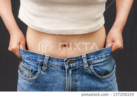日本女性,年輕,身體,身體部位,腰部,豐滿,肥胖,胃,腰部,腰線,飲食 日本女性,年輕,身體,身體部位,腰部,豐滿,肥胖,胃,腰部,腰線,飲食 137208329