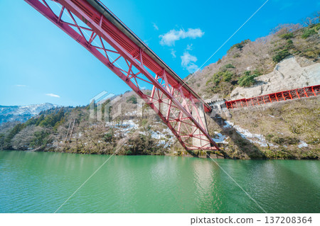 Beautiful scenery seen from a sightseeing boat at Shogawa Gorge Beautiful scenery seen from a sightseeing boat at Shogawa Gorge 137208364