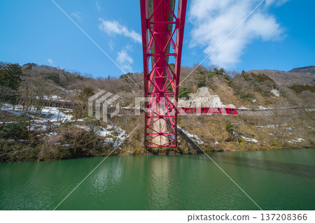 Beautiful scenery seen from a sightseeing boat at Shogawa Gorge Beautiful scenery seen from a sightseeing boat at Shogawa Gorge 137208366