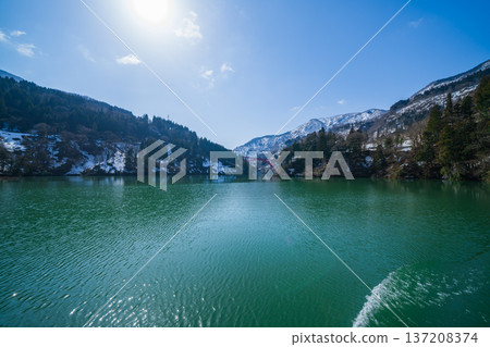 Beautiful scenery seen from a sightseeing boat at Shogawa Gorge Beautiful scenery seen from a sightseeing boat at Shogawa Gorge 137208374