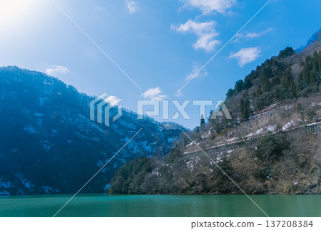 Beautiful scenery seen from a sightseeing boat at Shogawa Gorge Beautiful scenery seen from a sightseeing boat at Shogawa Gorge 137208384