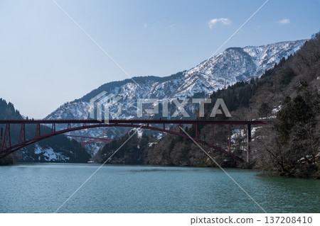 Beautiful scenery seen from a sightseeing boat at Shogawa Gorge Beautiful scenery seen from a sightseeing boat at Shogawa Gorge 137208410