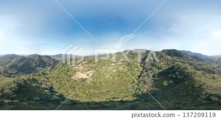 2026年二月的台灣苗栗縣三義鄉晴天山景 137209119