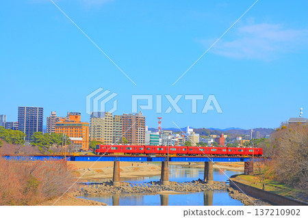 Okazaki City, Aichi Prefecture, scenery of the townscape of Okazaki City and Meitetsu train 137210902