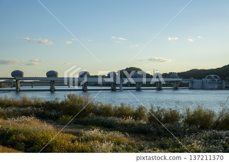 Han River bike path Han River bike path 137211370