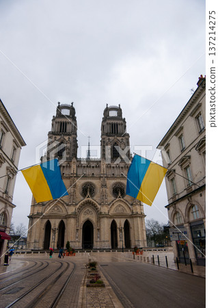 France, Orleans, Rue Jeanne d'Arc in Orleans, leading to the Sainte Croix Cathedral France, Orleans, Rue Jeanne d'Arc in Orleans, leading to the Sainte Croix Cathedral 137214275