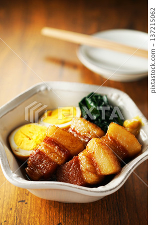 Braised boiled egg with pigs 137215062