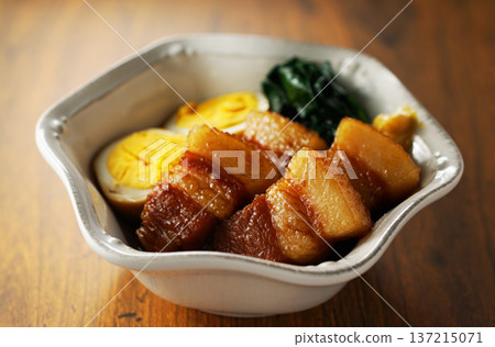 Braised boiled egg with pigs Braised boiled egg with pigs 137215071