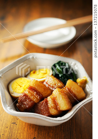 豬燉煮雞蛋 137215078