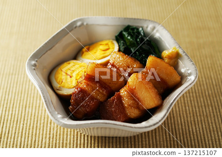 Braised boiled egg with pigs Braised boiled egg with pigs 137215107
