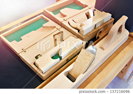 Modern wooden planes 137216096