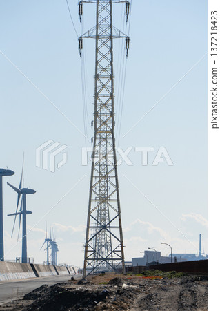 神棲市羽崎的輸電塔重疊在一起 137218423