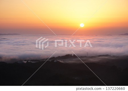 晨曦、日出和雲海 495 137220660