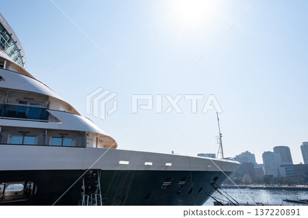 Luxury liner to be anchored in Osanbashi Luxury liner to be anchored in Osanbashi 137220891