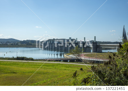 Han River bike path 137221451