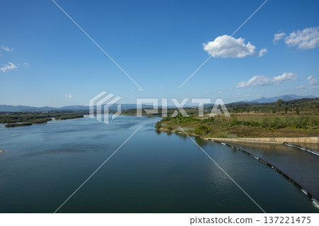 Han River bike path 137221475